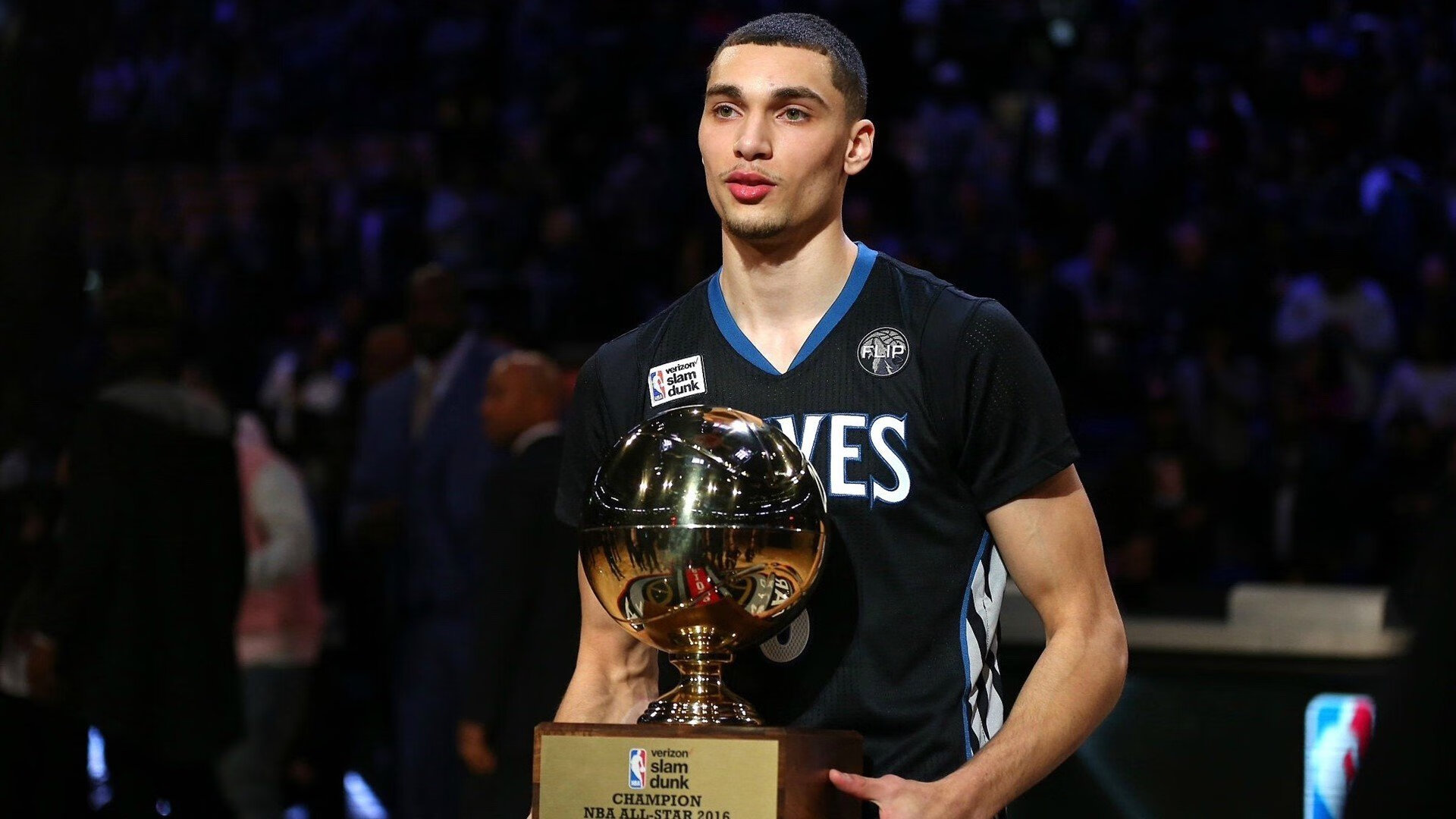 大赛背后:幕后故事揭示运动员的“拼搏精神”